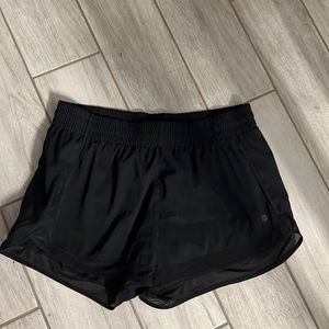 Athleta mesh racer short black 4 inch (large)